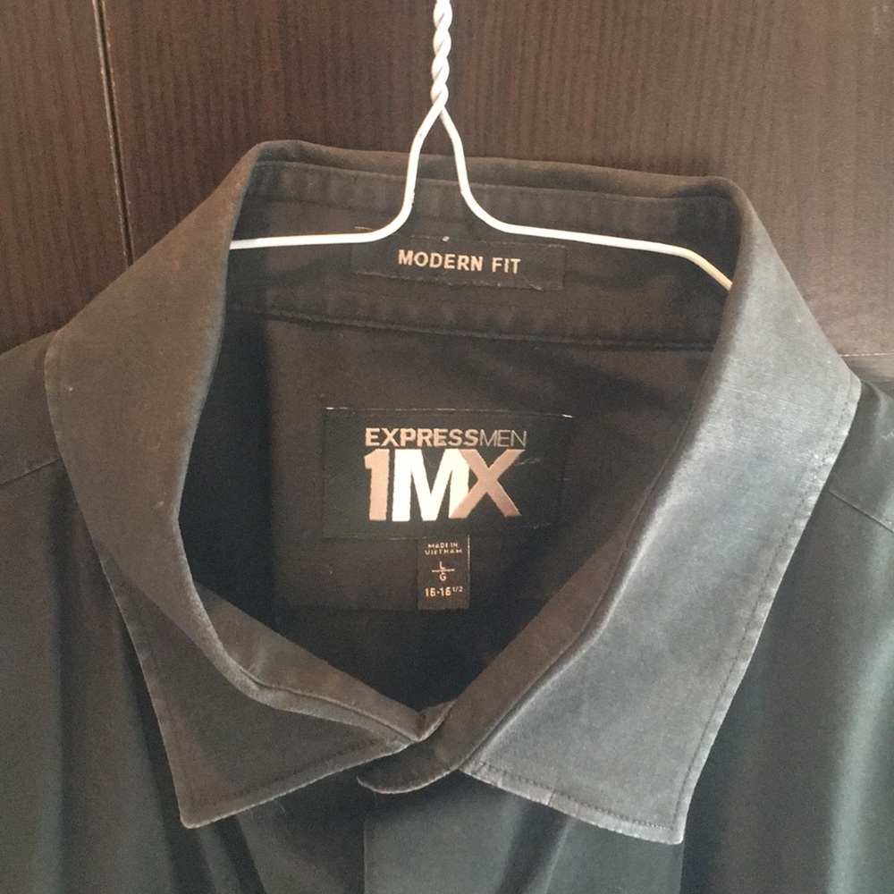Express 1MX black shirt
